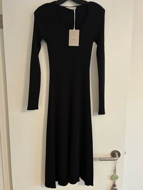 Everlane Black Long-Sleeve Ribbed Midi Dress